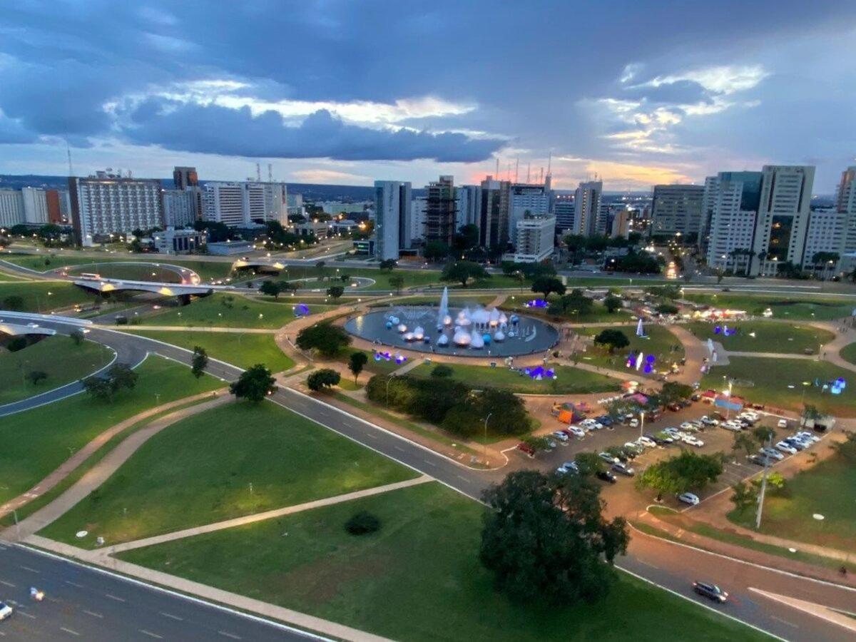 Flat Encantador No 11º Com Vista Pra Torre De Tv Brasília Luaran gambar
